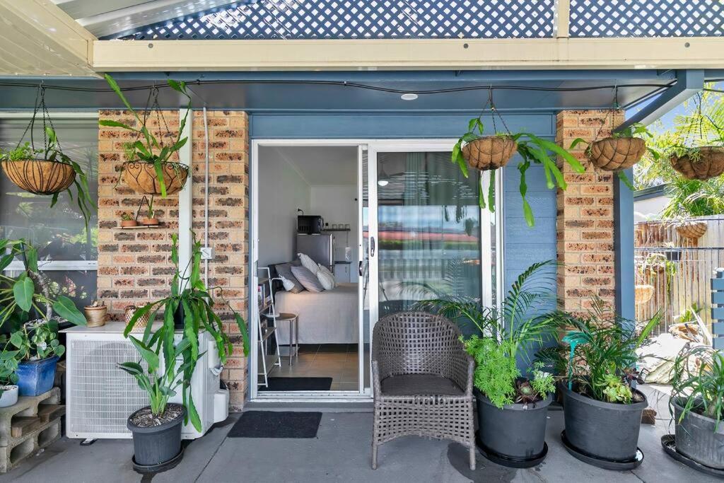 The Brick Batch - Holiday Unit! Bellara Exterior photo